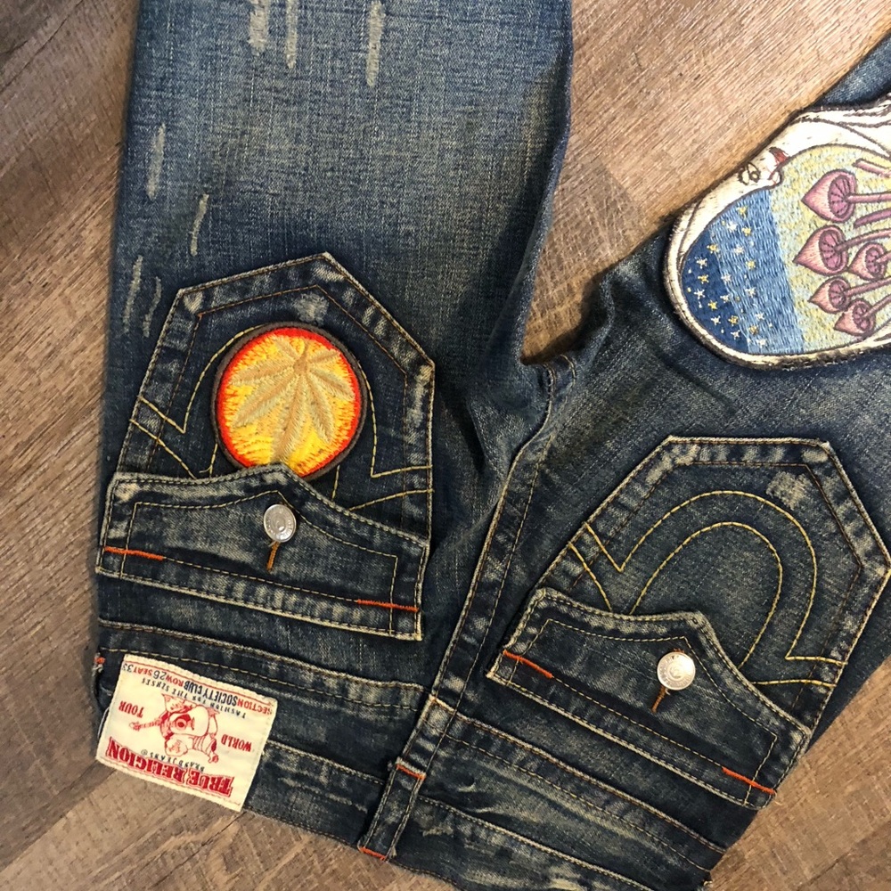 TRUE RELIGION JEANS - Picture 9 of 15